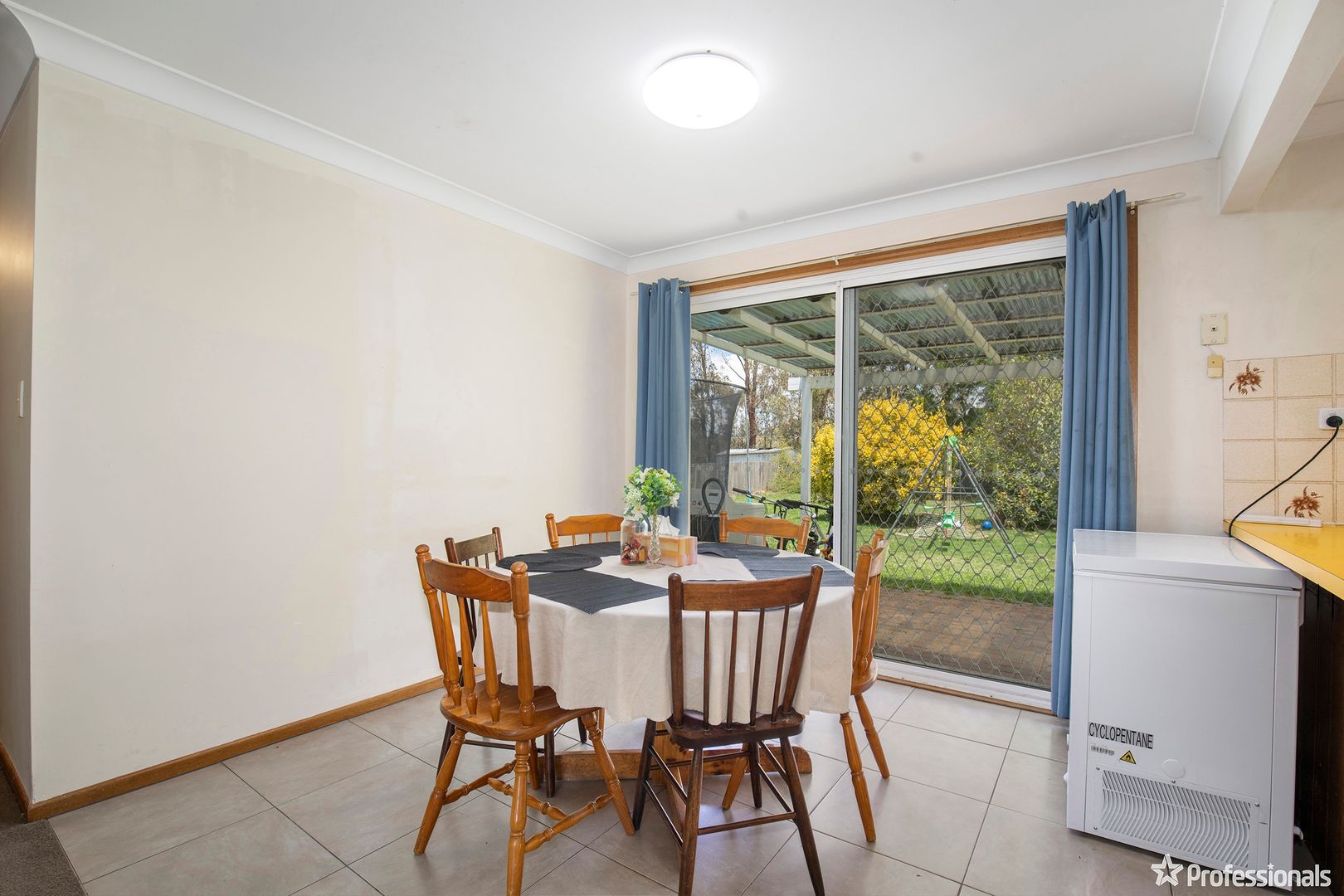 6 Sarah Place, Armidale NSW 2350, Image 2