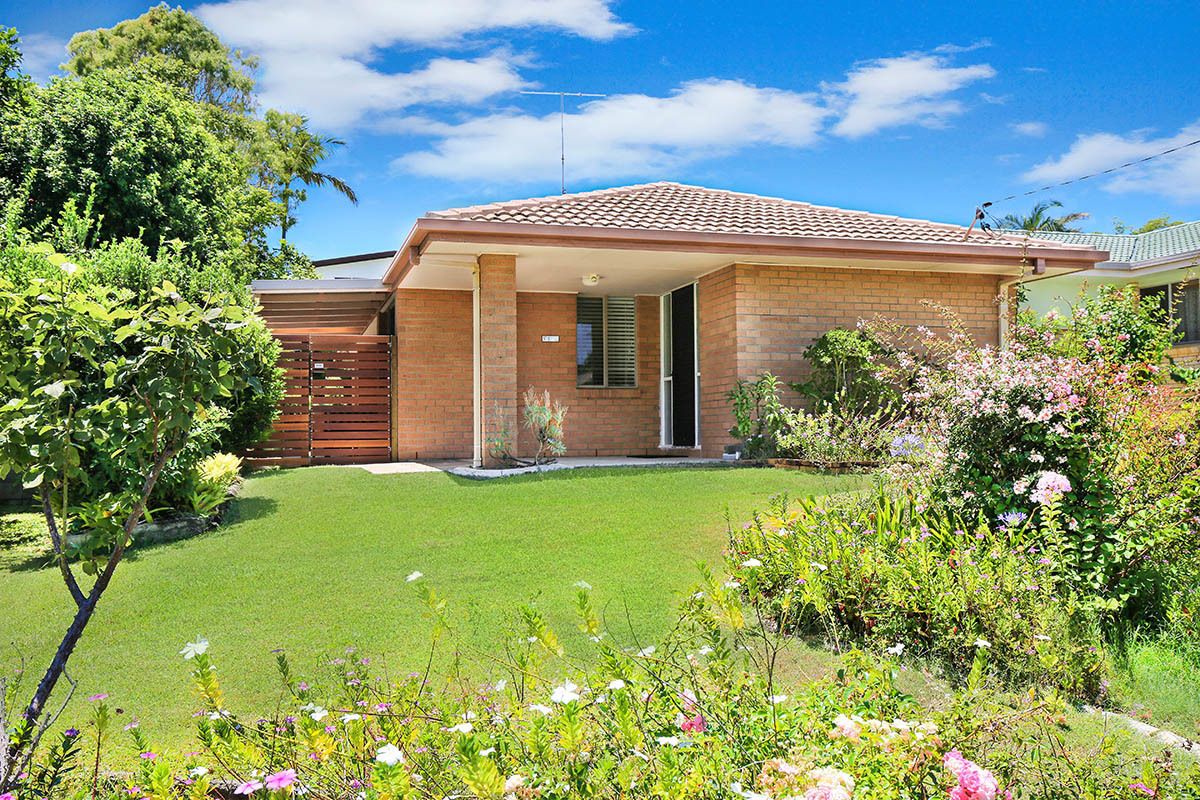 1 Edmund Street, Moffat Beach Property History & Address Research