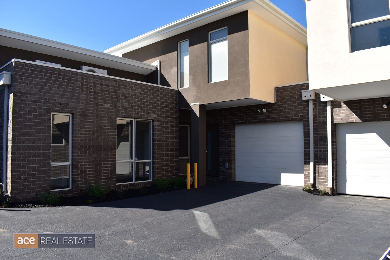 2 bedrooms House in 2/25 Henderson Street LAVERTON VIC, 3028