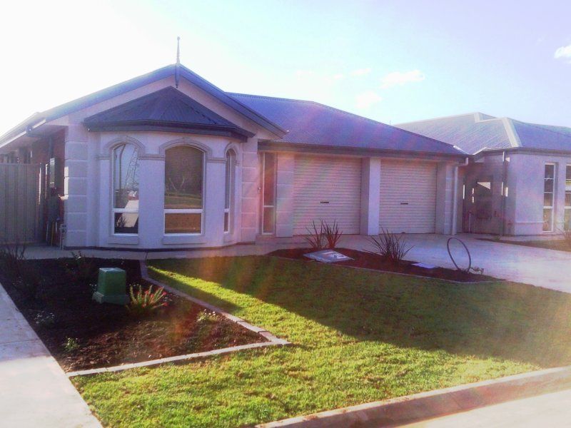 3 bedrooms House in 5 Lake Street PARAFIELD GARDENS SA, 5107