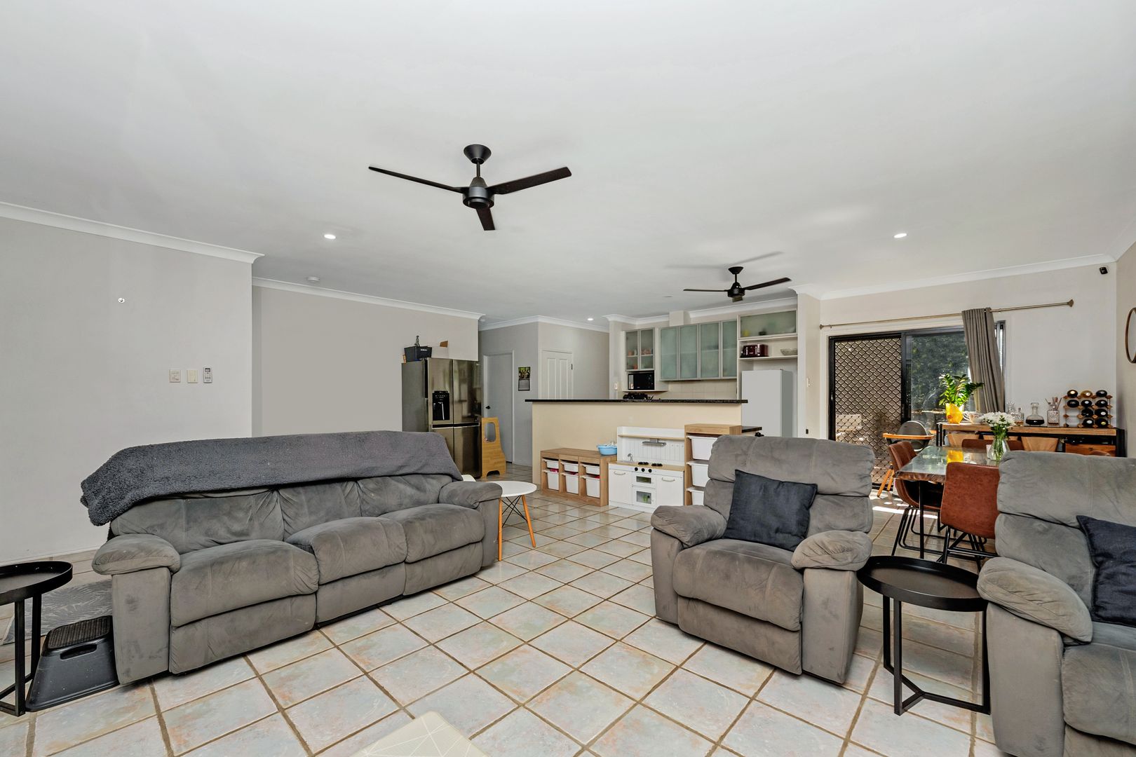 9 Luke Court, Bushland Beach QLD 4818, Image 2