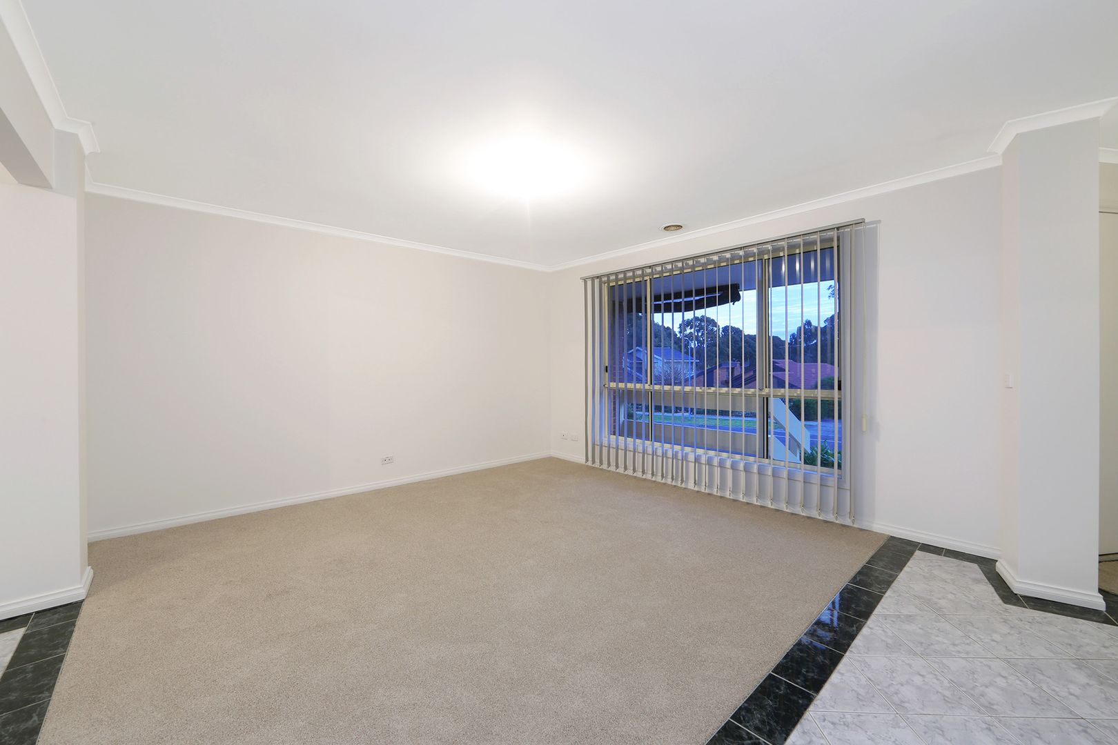 10 Lakeside Boulevard, Rowville VIC 3178, Image 2