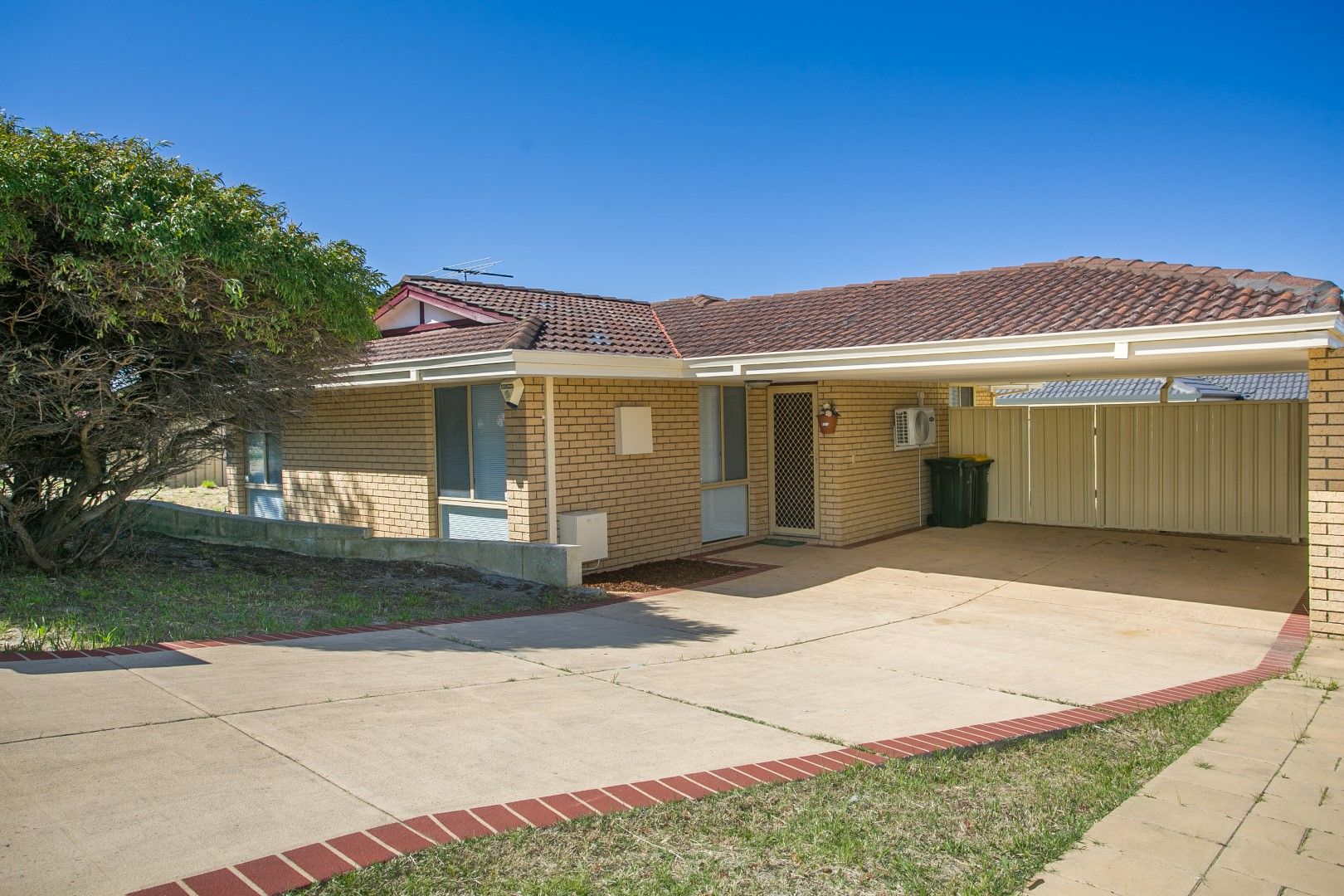 4 bedrooms House in 28 Welland Way BEECHBORO WA, 6063