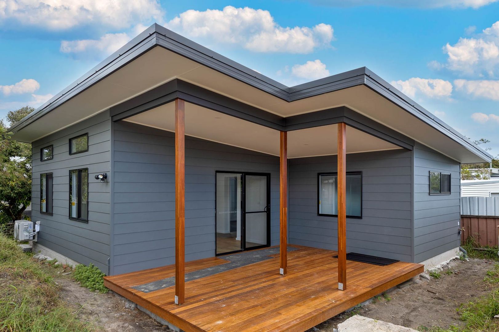 21A Hutchinson Street, Redhead Property History & Address Research