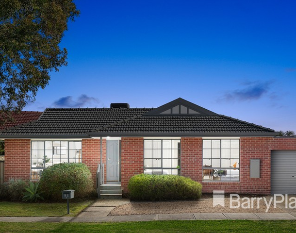 2/92 Woolnough Drive, Mill Park VIC 3082