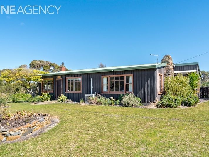 2 Larooma Road, Hawley Beach TAS 7307, Image 1