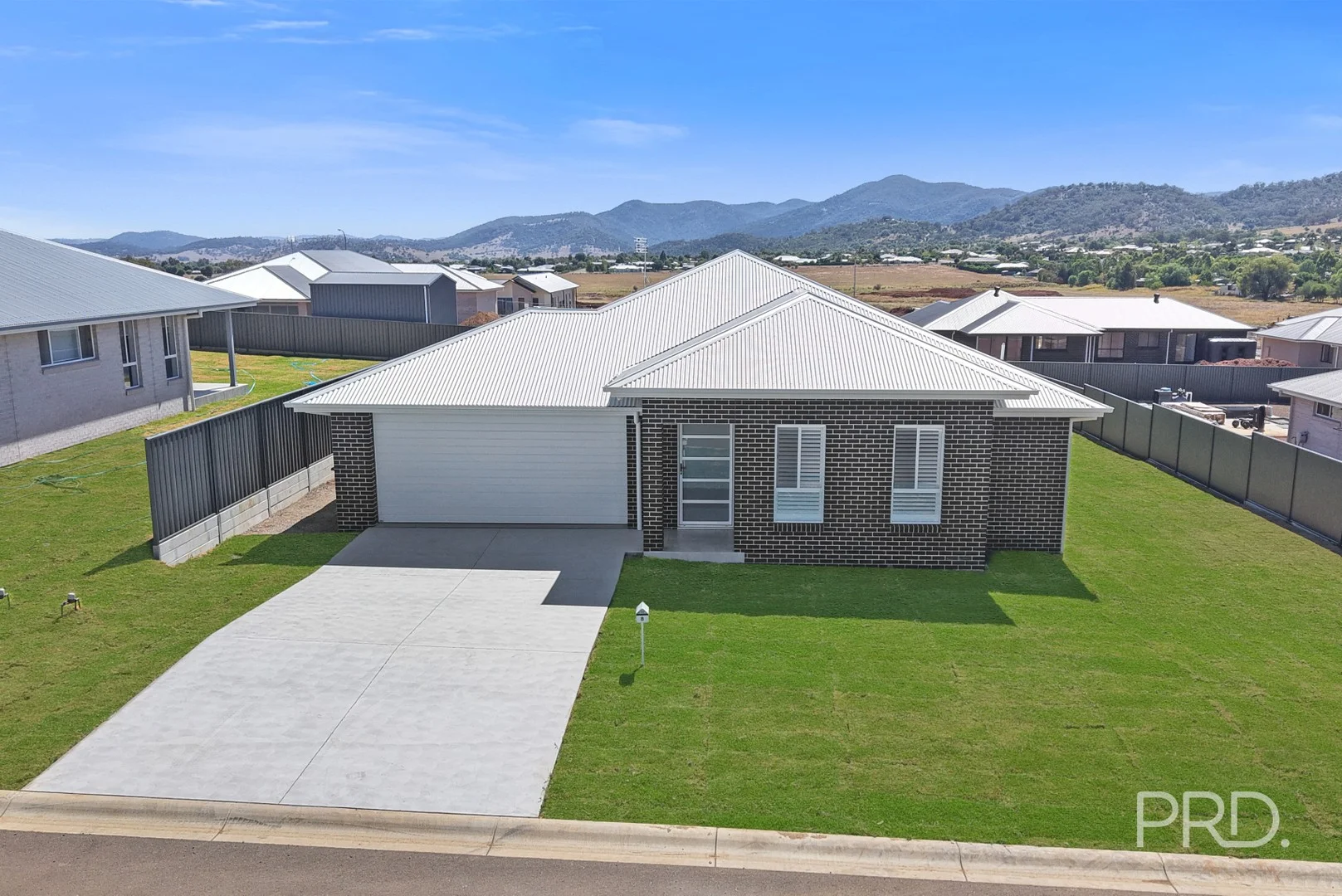 8 Crested Avenue, Tamworth NSW 2340