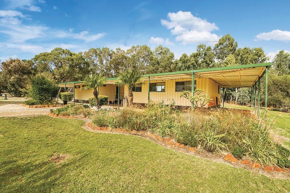 5 bedrooms House in 435 Jarrah Road HOPELAND WA, 6125