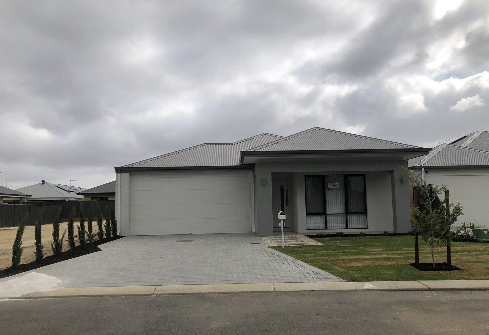 4 bedrooms House in 11 Donnelly Street PIARA WATERS WA, 6112