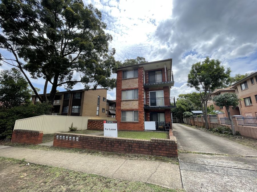 1 bedrooms Apartment / Unit / Flat in 1/40 Treves St MERRYLANDS NSW, 2160