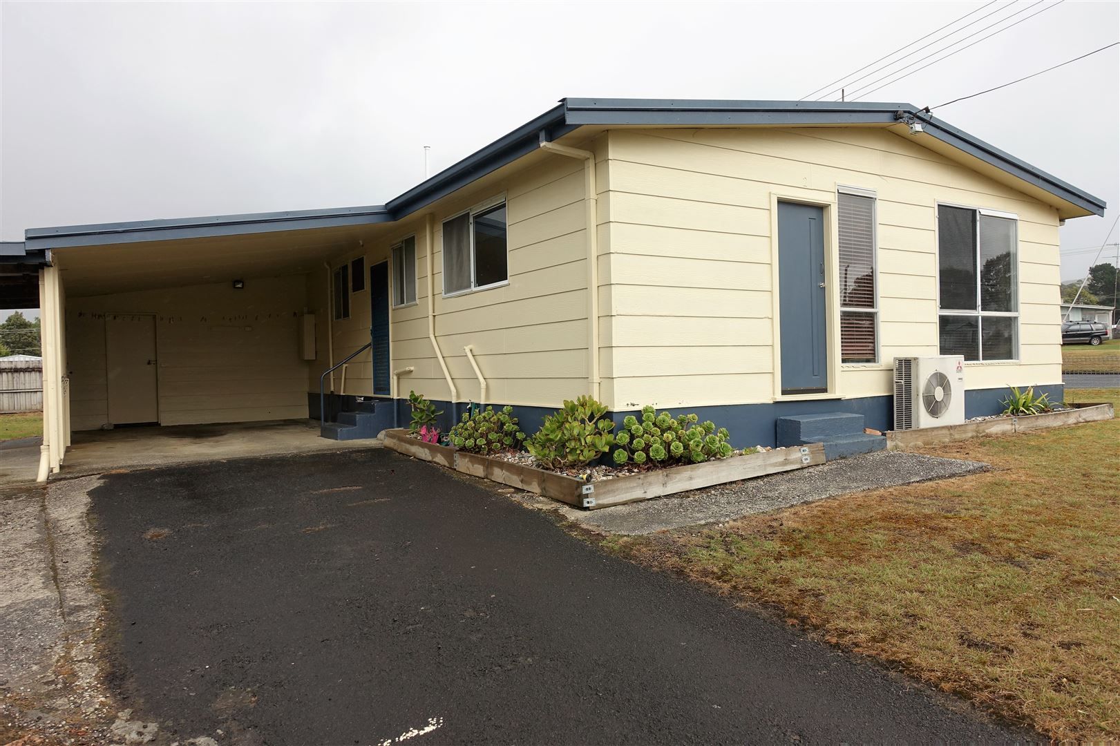 3 bedrooms House in 2 Doric Court ZEEHAN TAS, 7469