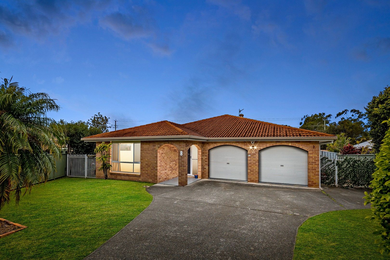 3 bedrooms House in 8 Dante Court ARUNDEL QLD, 4214