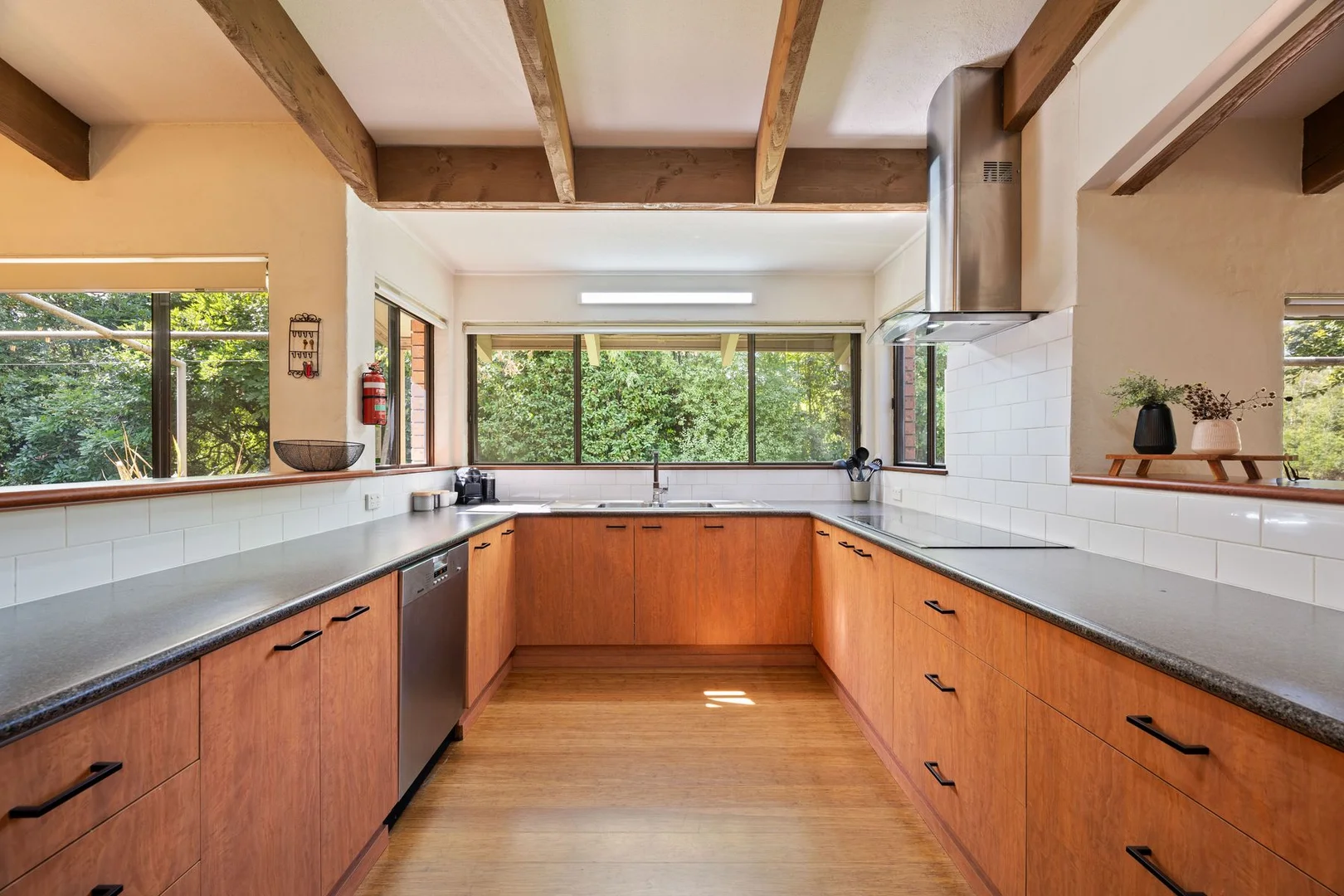 Additional image 8 of 2 Houghs Lane, Bright VIC 3741