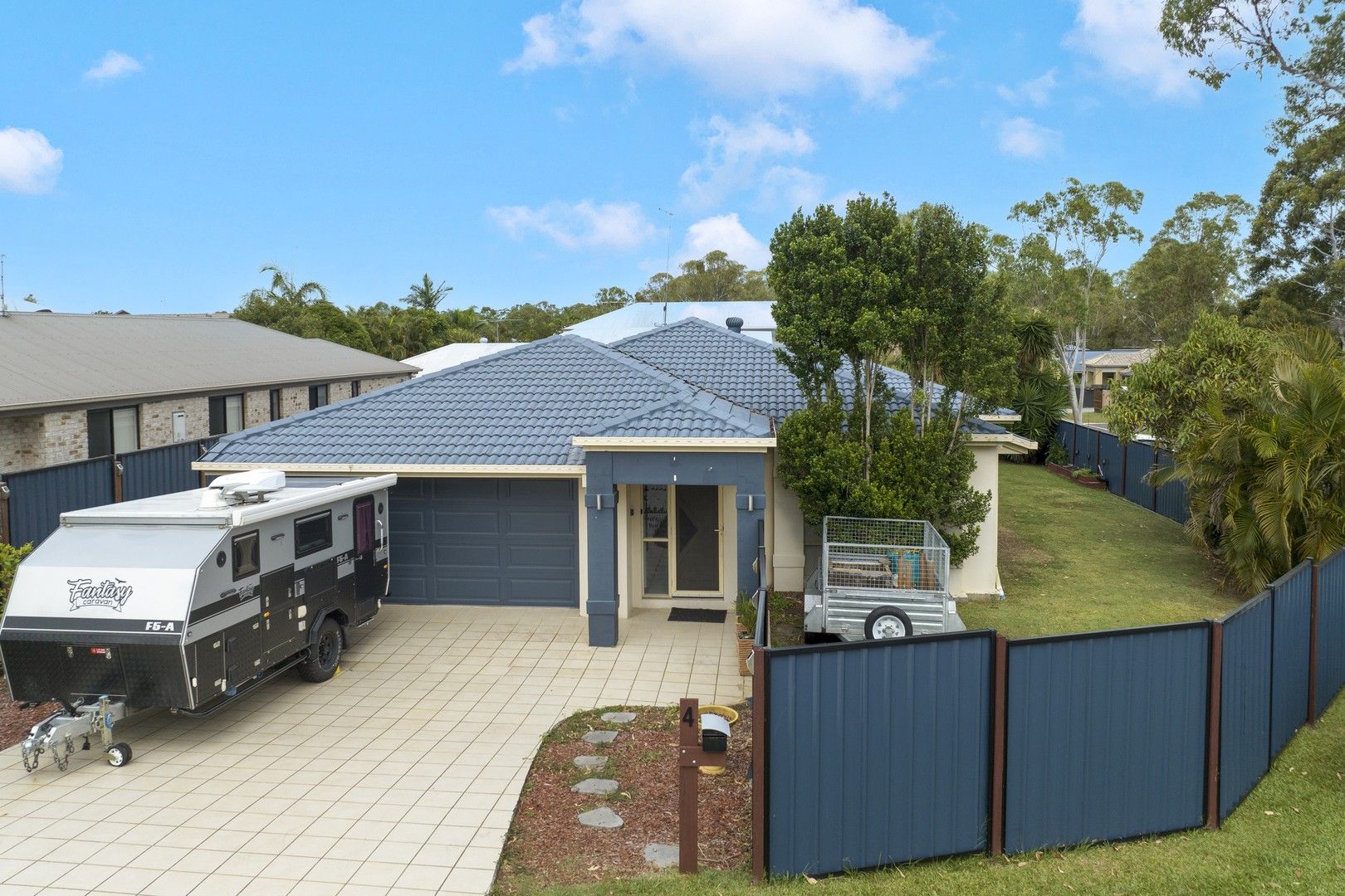 4 bedrooms House in 4 Sam Place THORNLANDS QLD, 4164