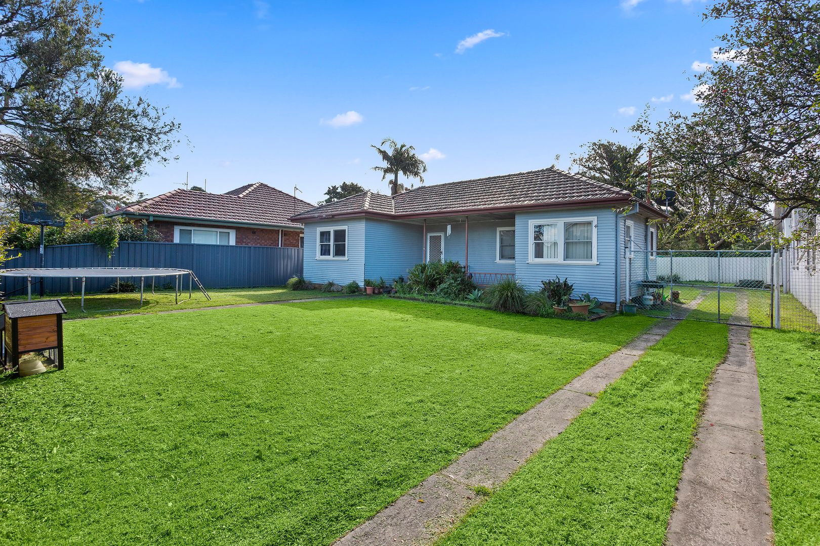 4 Exeter Avenue, North Wollongong NSW 2500, Image 1