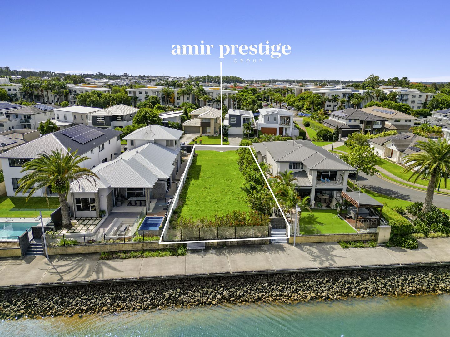 24 Harbour Rise, Hope Island QLD 4212, Image 2