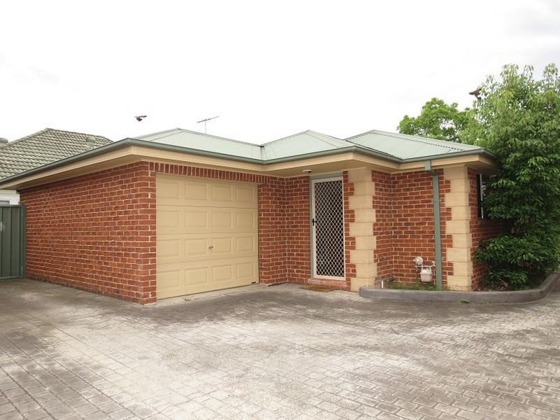1/52 Canberra Street, OXLEY PARK NSW 2760, Image 0