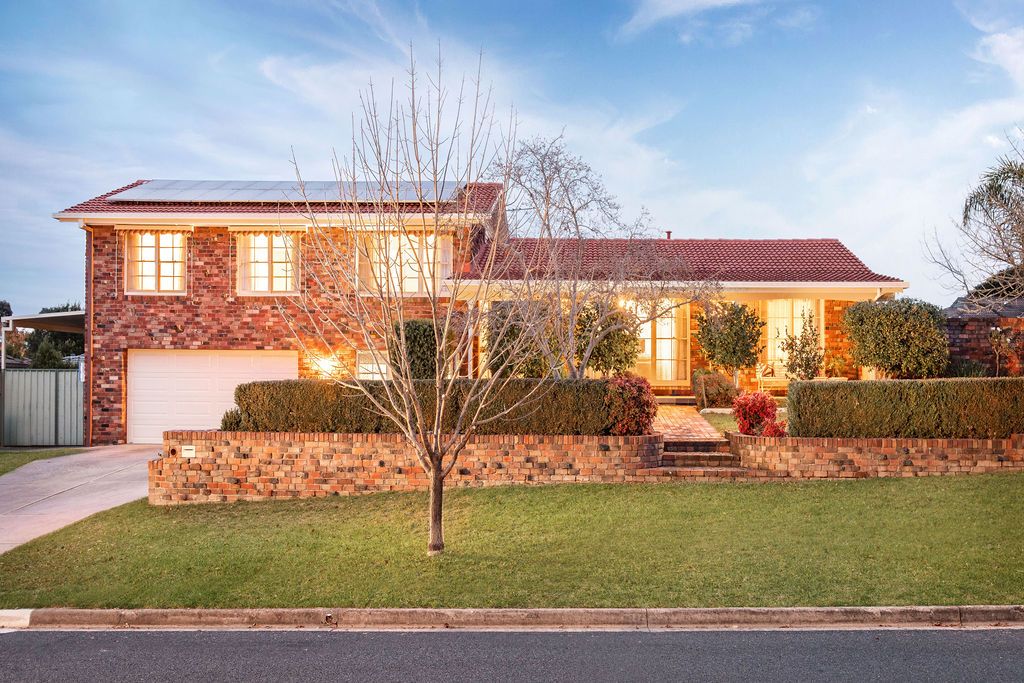 1 Gemstone Place, West Albury NSW 2640, Image 0