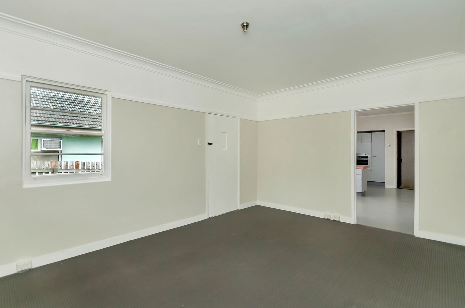 8 Toongarra Road, Leichhardt QLD 4305, Image 2