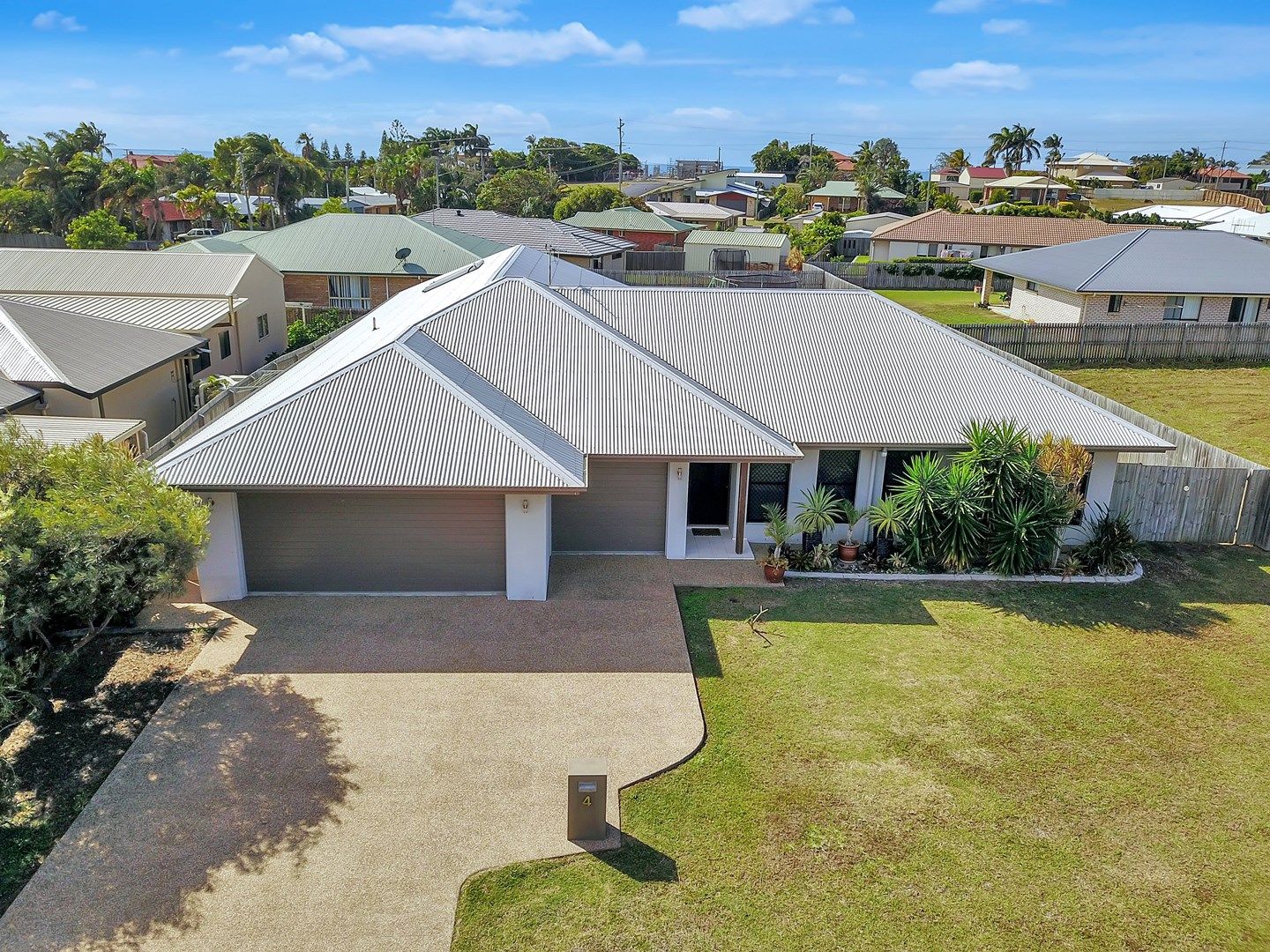 4 Peggy Drive, Coral Cove QLD 4670, Image 0