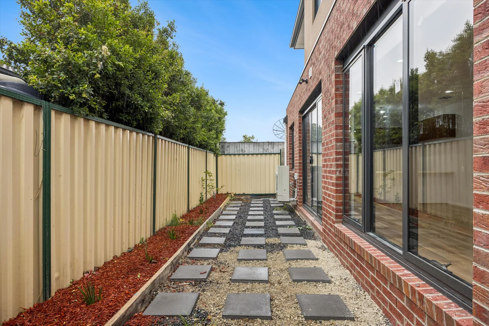 Additional image 6 of 2/2 Piedmont Close, Endeavour Hills VIC 3802