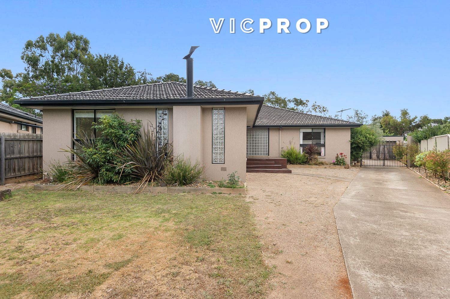 3 bedrooms House in 11 Glenmoyne Square WERRIBEE VIC, 3030