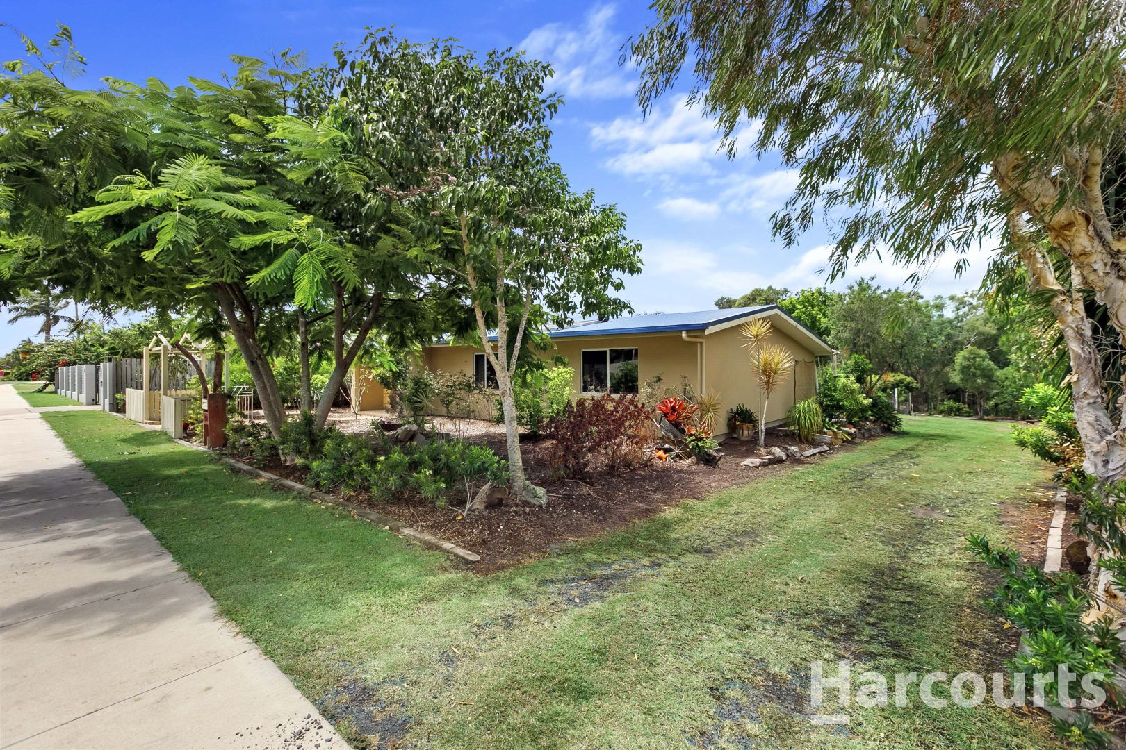 150 Pulgul Street, Urangan QLD 4655, Image 2