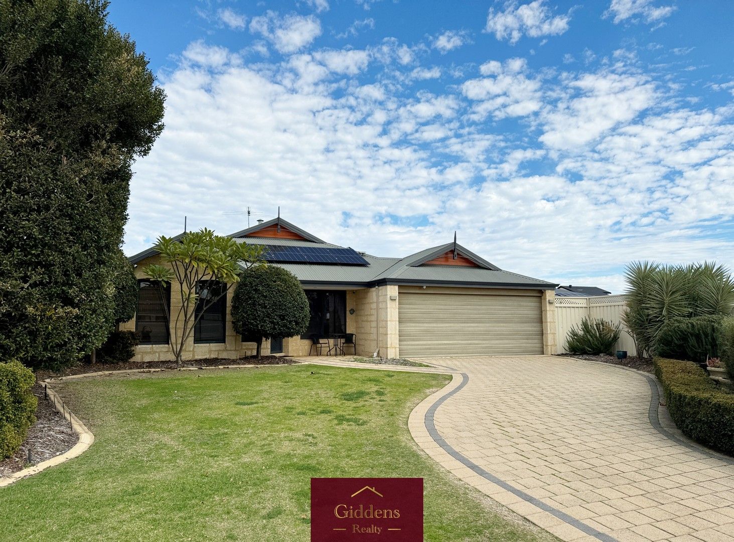 4 bedrooms House in 1 Spinifex Way CANNING VALE WA, 6155