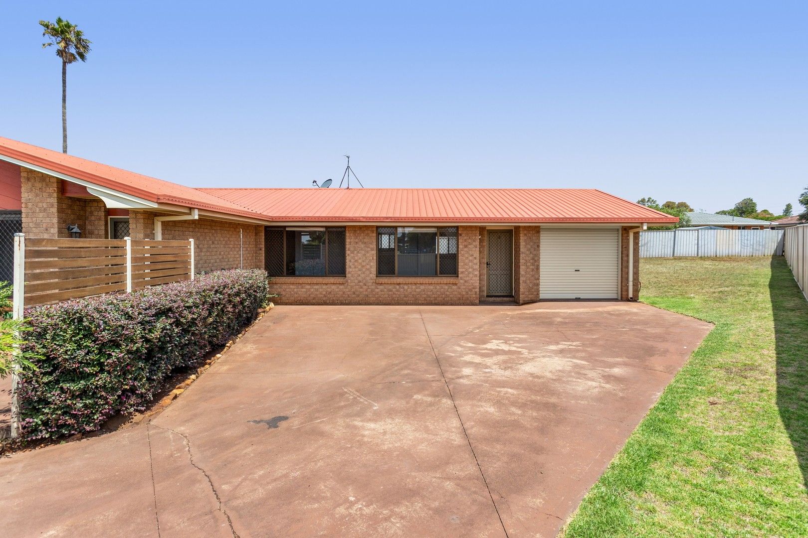 2 bedrooms Apartment / Unit / Flat in Unit 2/36 Jennifer Crescent DARLING HEIGHTS QLD, 4350