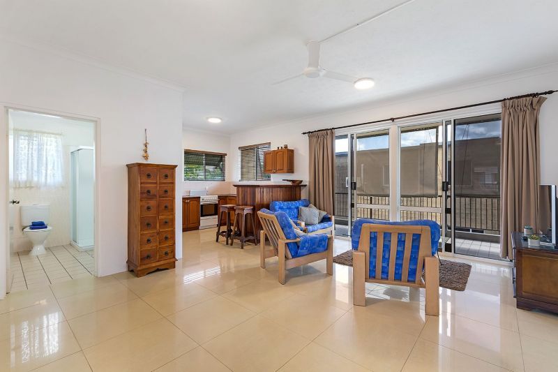 2 bedrooms Apartment / Unit / Flat in 5B/42 Coral Esplanade CANNONVALE QLD, 4802