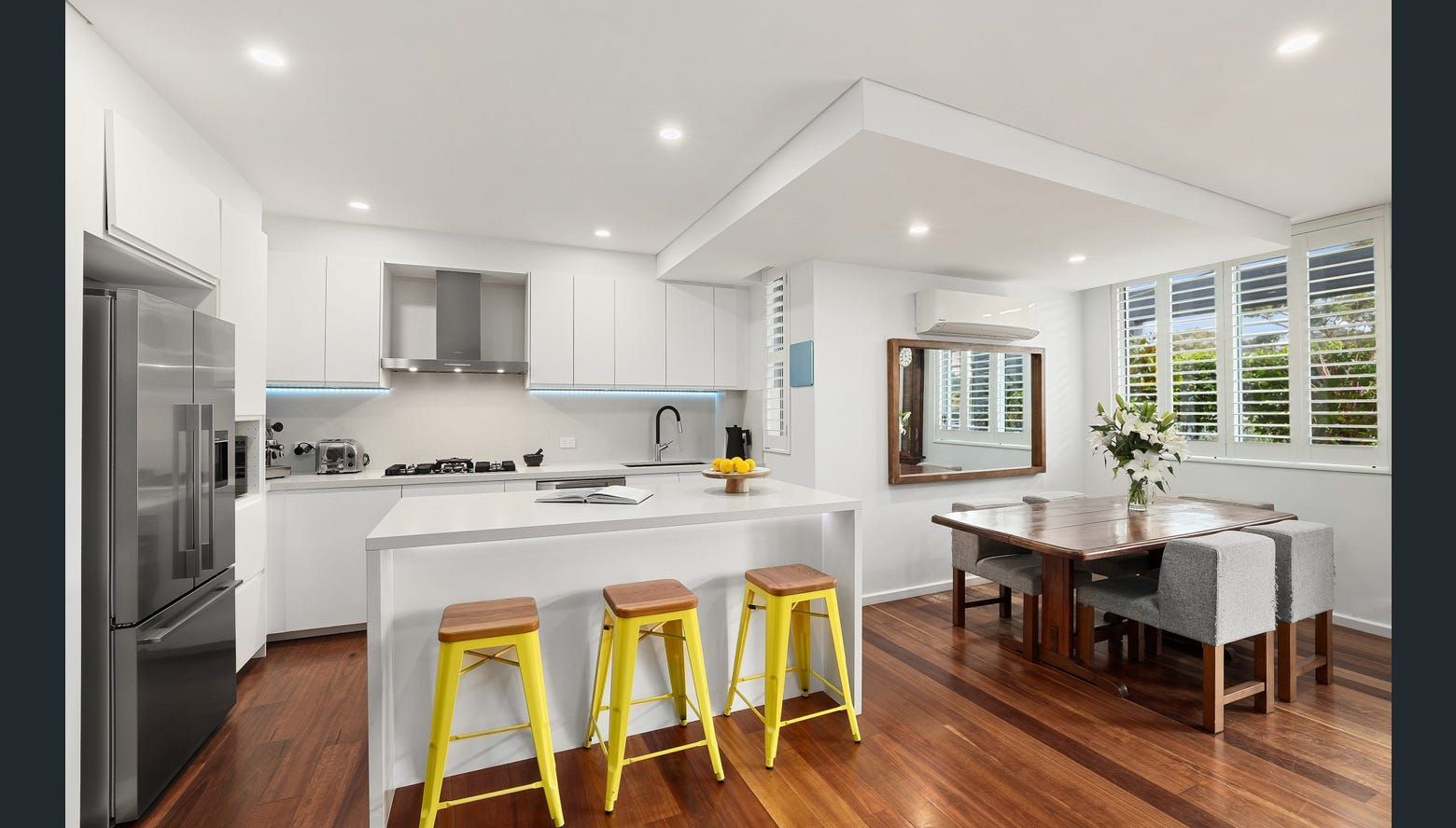 3 bedrooms Apartment / Unit / Flat in 4/9-11 Gondola Road NORTH NARRABEEN NSW, 2101