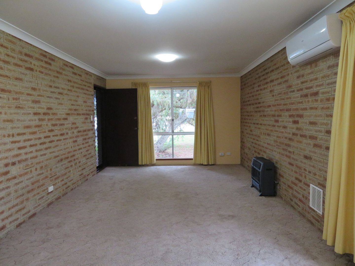 Unit/4A Fryer Place, East Bunbury WA 6230, Image 2