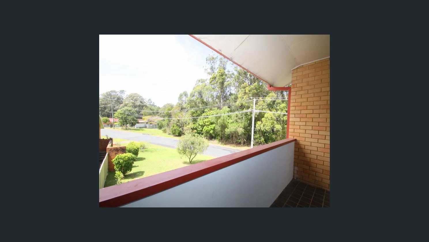 2 bedroom Villa in Coffs - in Central Coffs Harbour with undercover parking and Private Courtyard with separate laundry room, Coffs Harbour