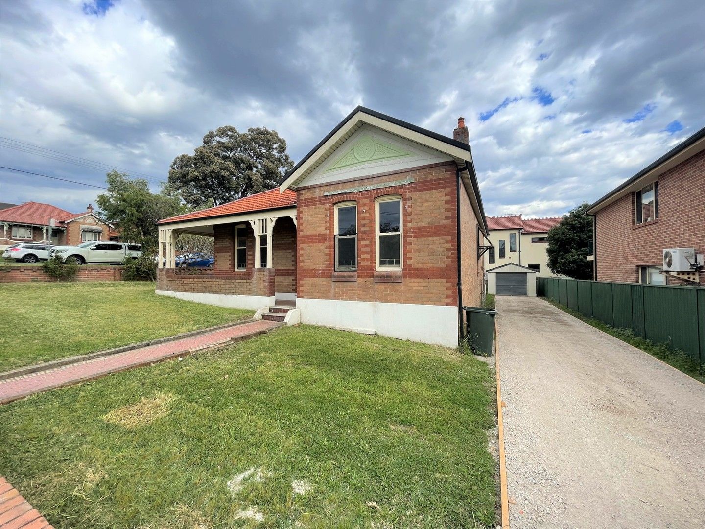 5 bedrooms House in 10 Percival Street PENSHURST NSW, 2222