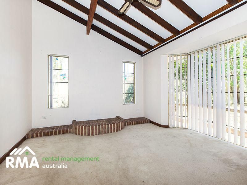 3 bedrooms House in 6 Panax Court SOUTH LAKE WA, 6164