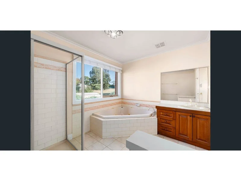 Additional image 4 of 38 Bartram Rise, Viewbank VIC 3084