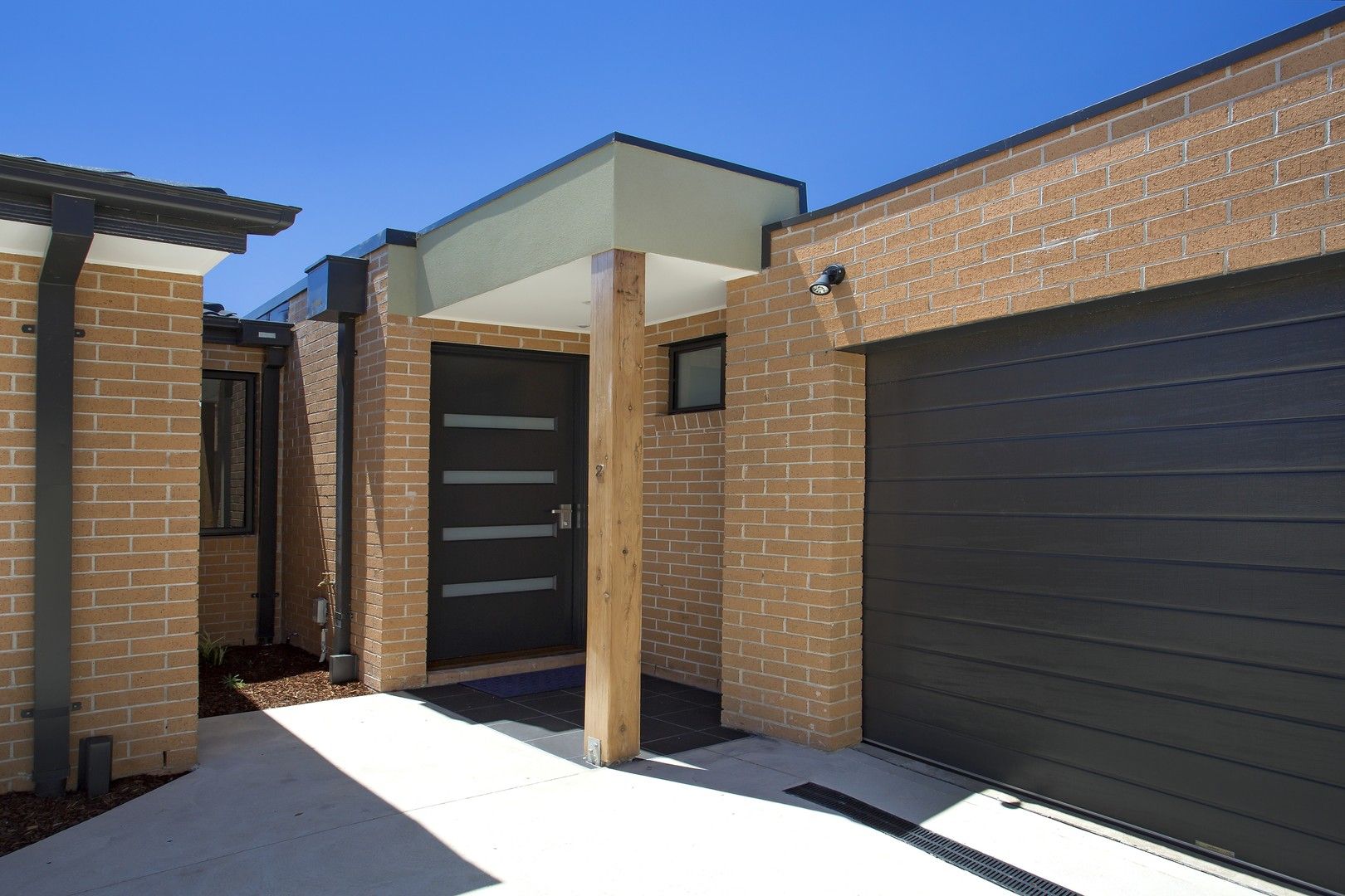 2 bedrooms House in 2/82 The Boulevard THOMASTOWN VIC, 3074