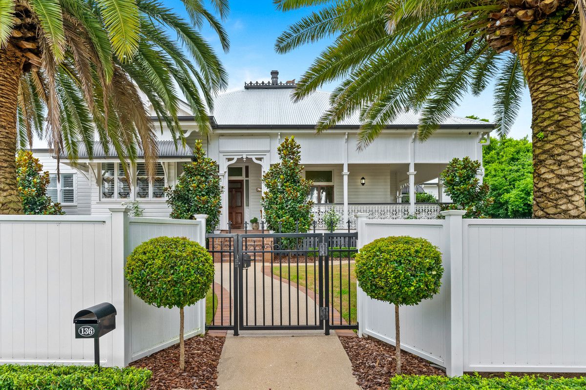 4 bedrooms House in 136 Mackenzie Street EAST TOOWOOMBA QLD, 4350