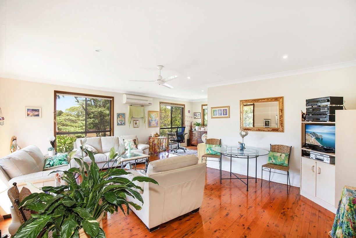 4 Wallace Street, Macmasters Beach NSW 2251, Image 1