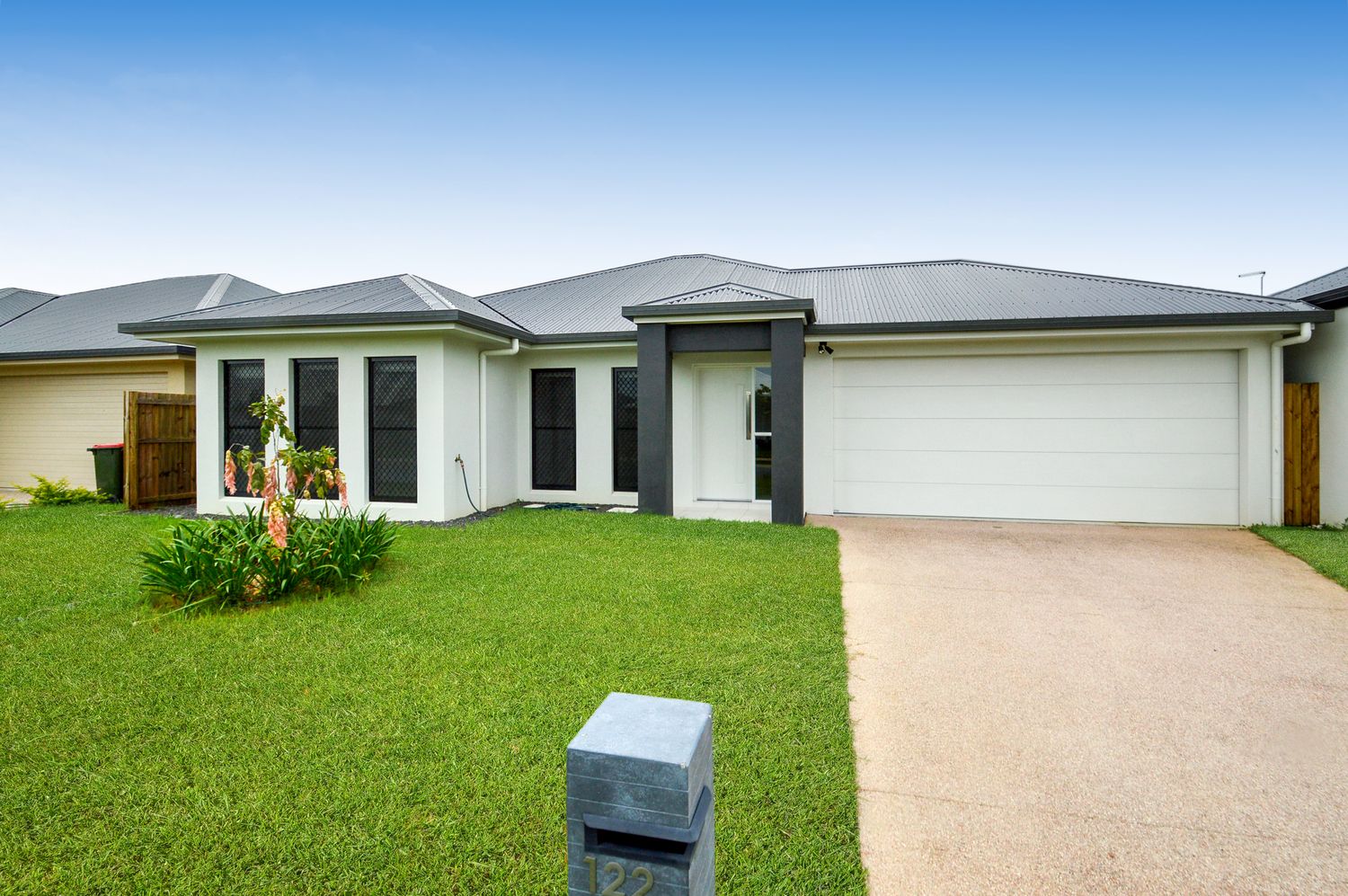 4 bedrooms House in  SMITHFIELD QLD, 4878
