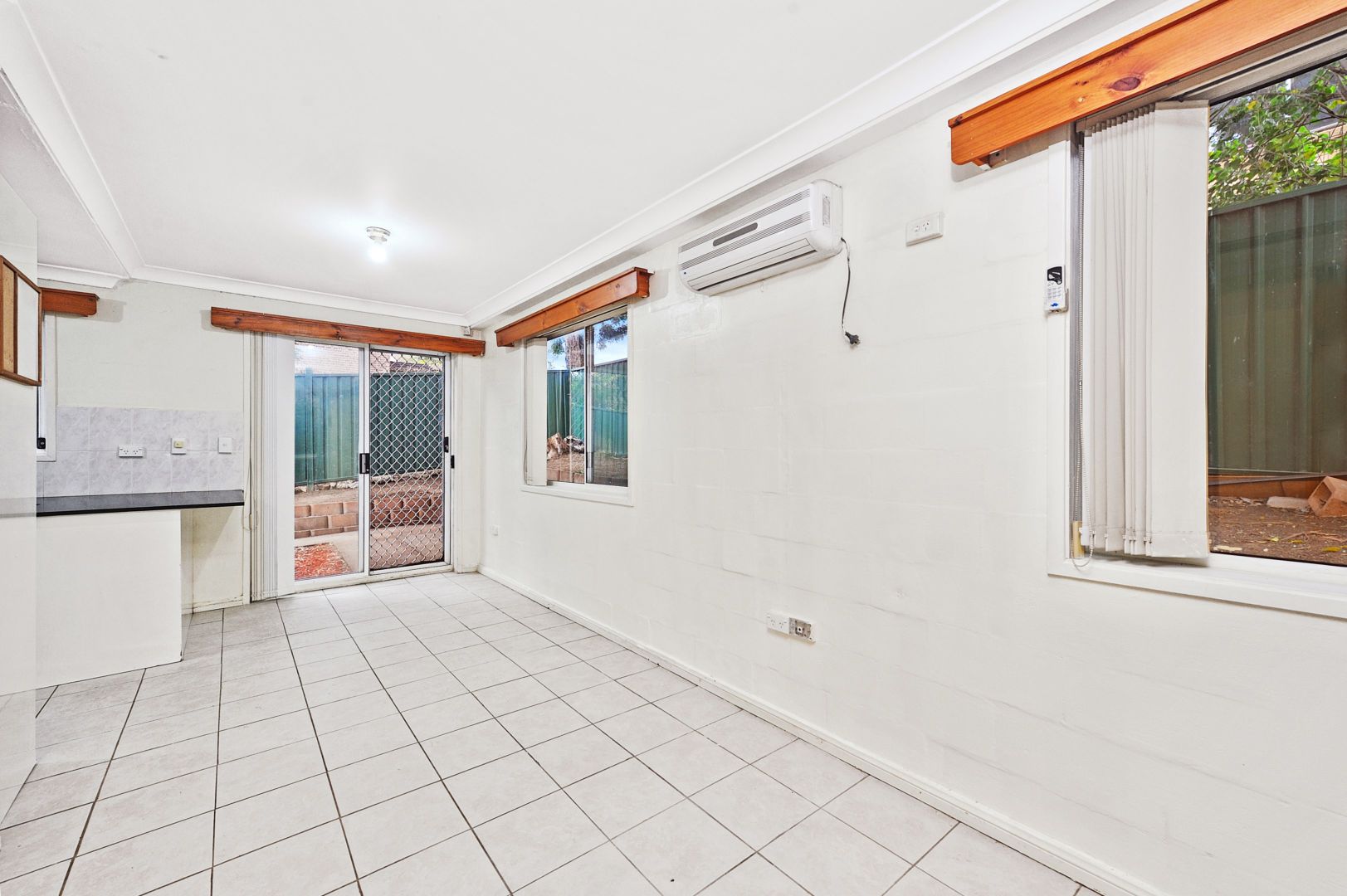 3/30 Moore Street, Campbelltown NSW 2560, Image 2