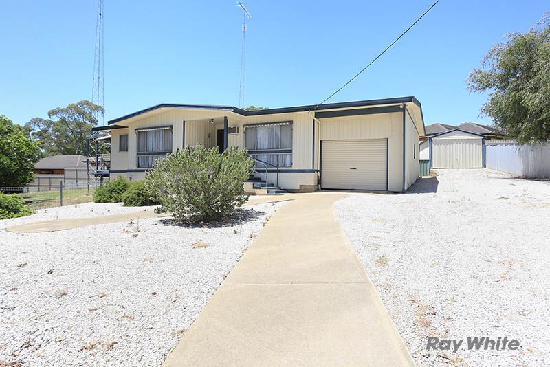 11 Earles Court, Clare SA 5453