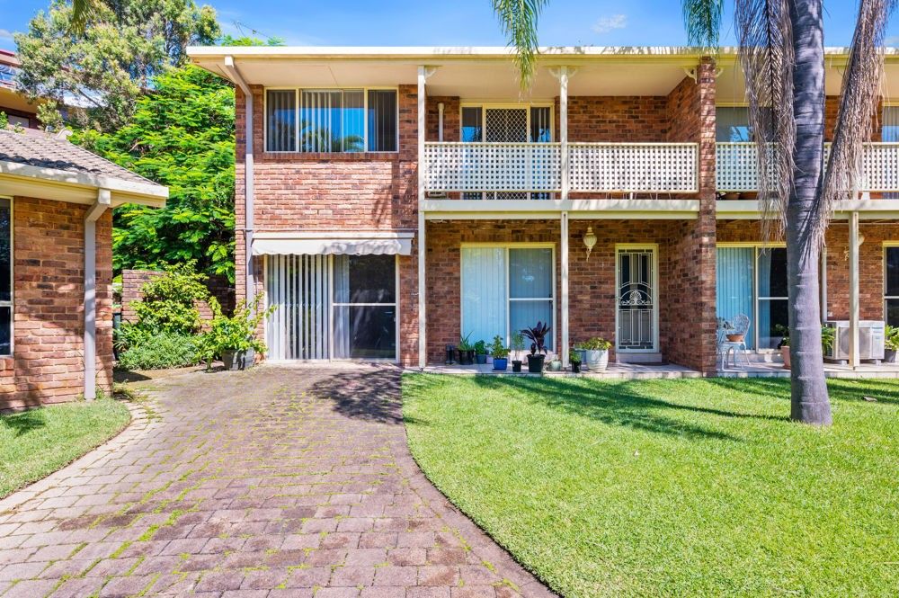 2 bedrooms Villa in 3/24 Links Avenue KORORA NSW, 2450