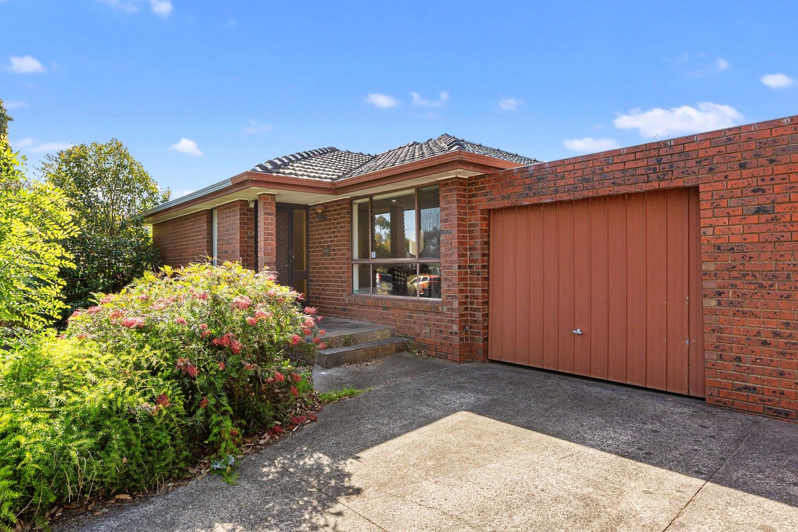 2 bedrooms Apartment / Unit / Flat in 2/37 Burton Street CHADSTONE VIC, 3148
