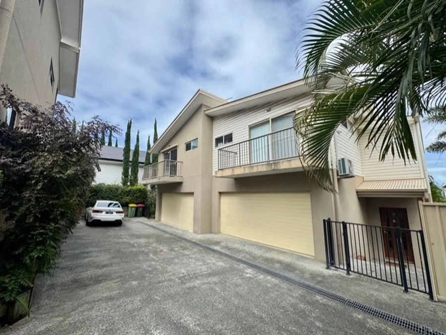 Additional image 2 of 2/18 Fourth Avenue, Labrador QLD 4215