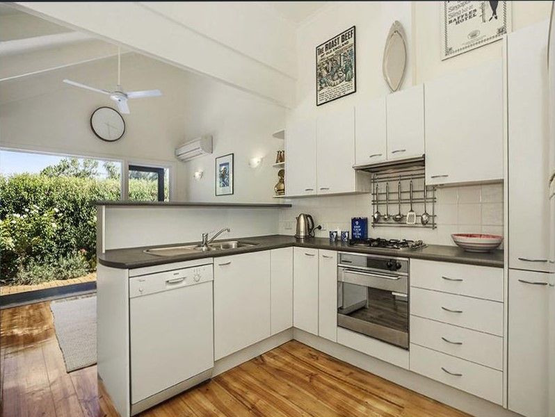 3 bedrooms House in 5 Edward Street ELSTERNWICK VIC, 3185