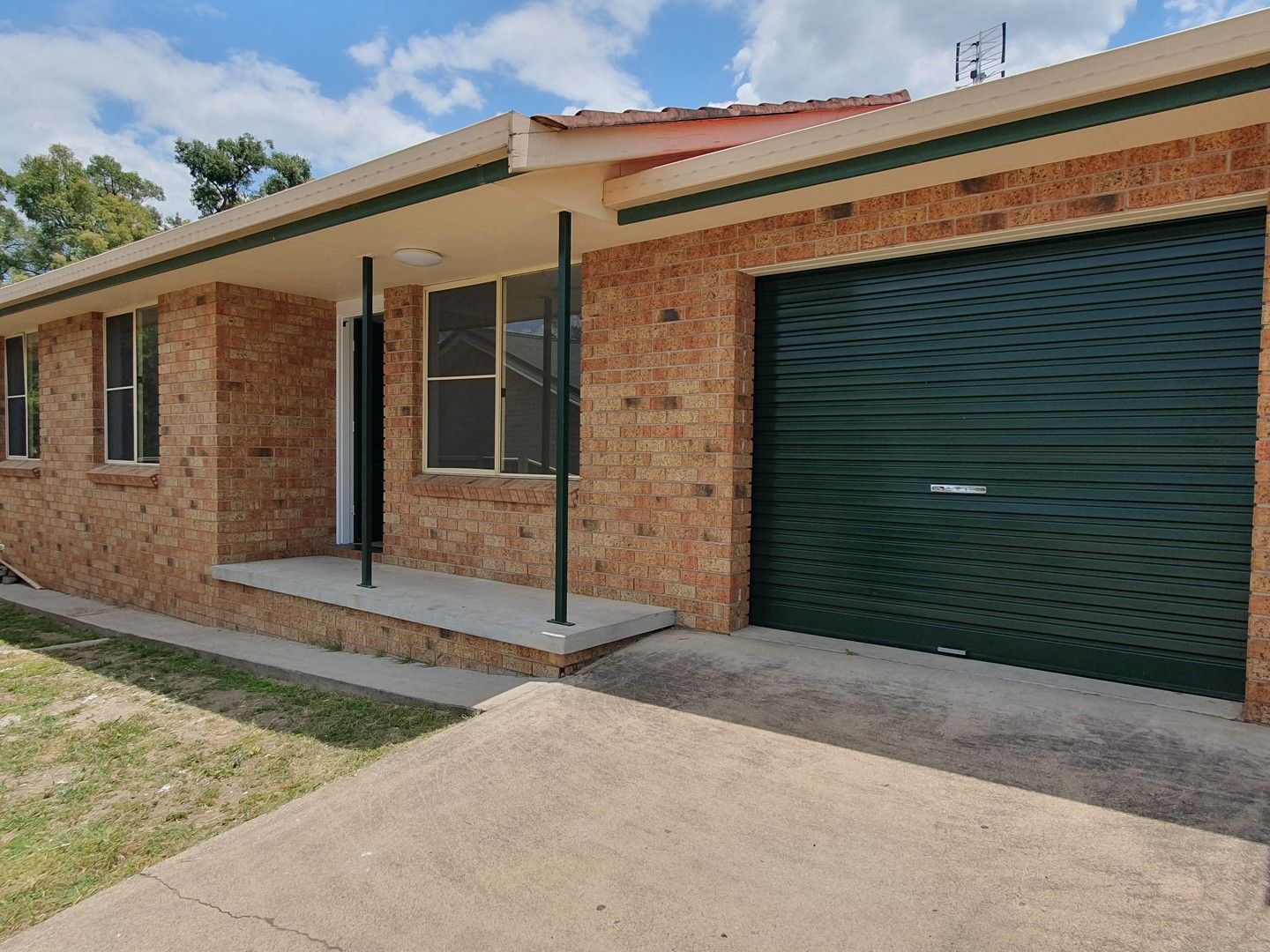 2 bedrooms Duplex in 2/25 Willow Park Drive KOOTINGAL NSW, 2352