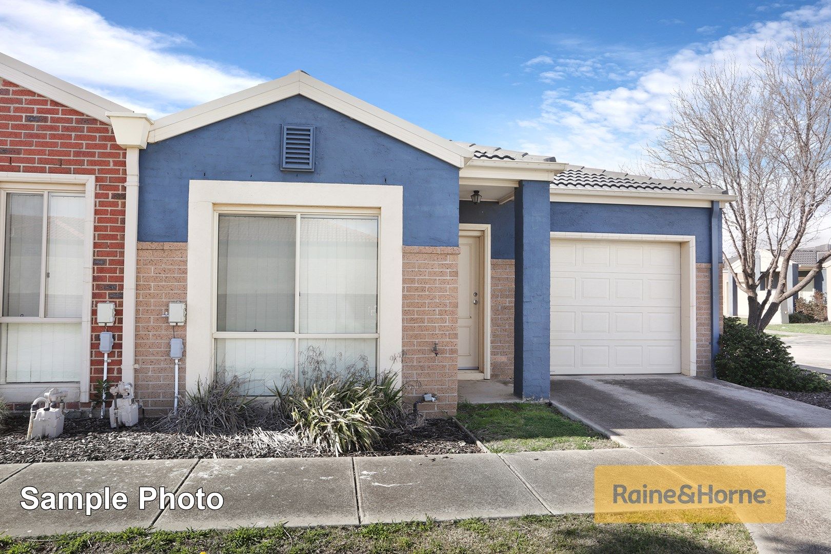 10/17 Crestmont Drive, Melton South VIC 3338, Image 0