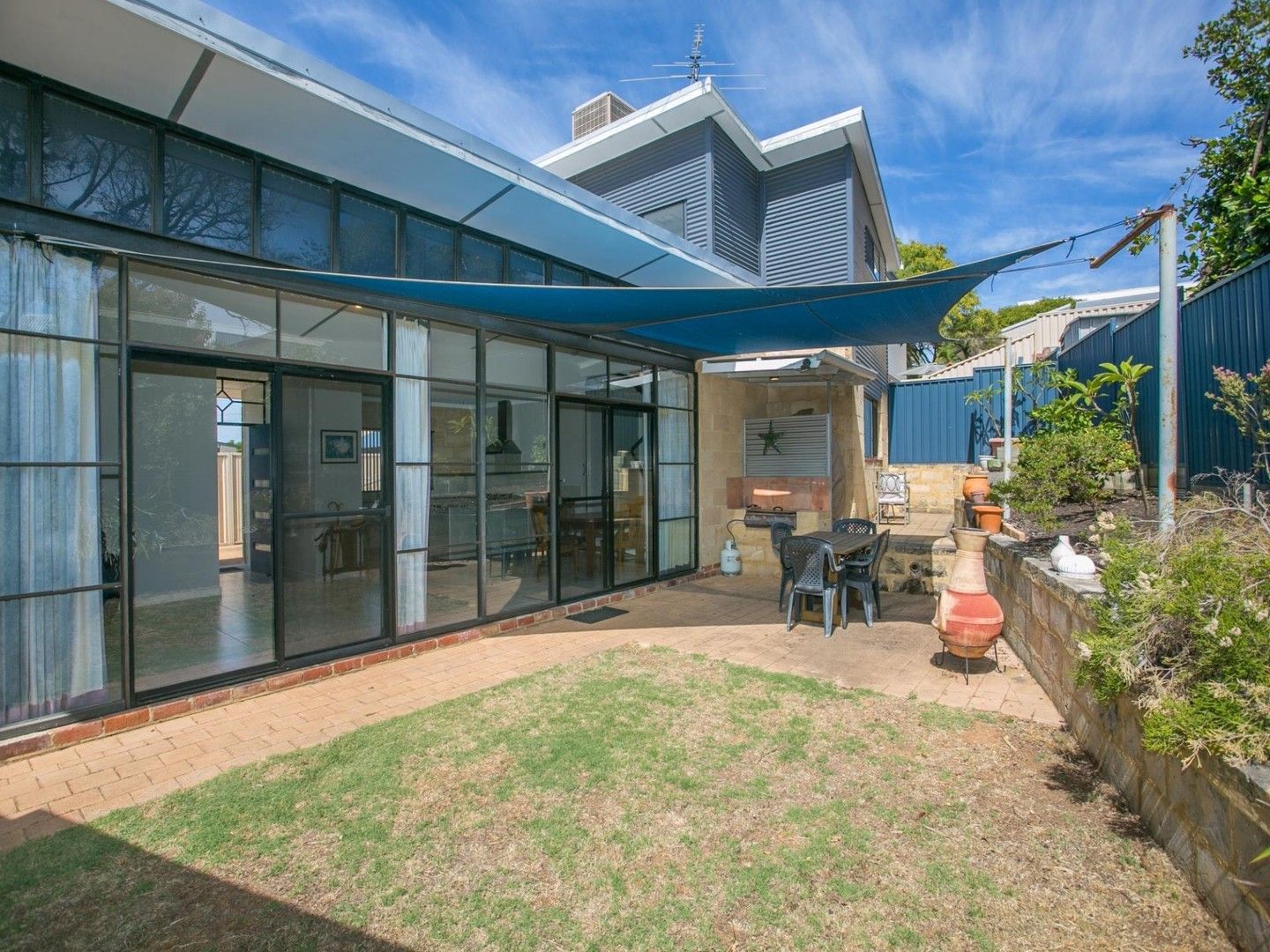 3 bedrooms House in Wheeler Road HAMILTON HILL WA, 6163