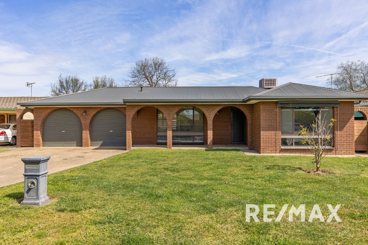 3 bedrooms House in 12 Vanda Street LAKE ALBERT NSW, 2650